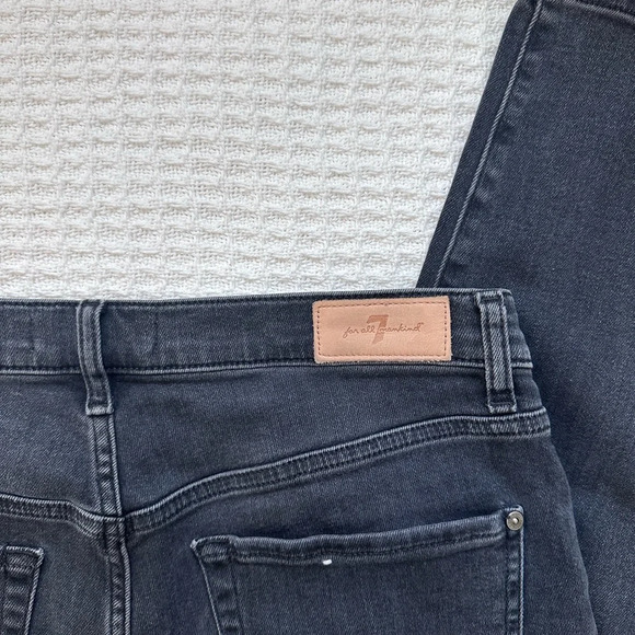 7 for all Mankind Black High Waisted Cropped Luxe Vintage Jeans Size 31 - Picture 8 of 9
